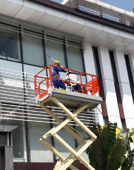 ve sinh mat ngoai toa nha cao oc van phong 2 fuliclean