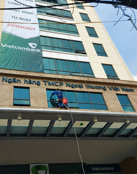 ve sinh mat ngoai toa nha cao oc van phong 4 fuliclean